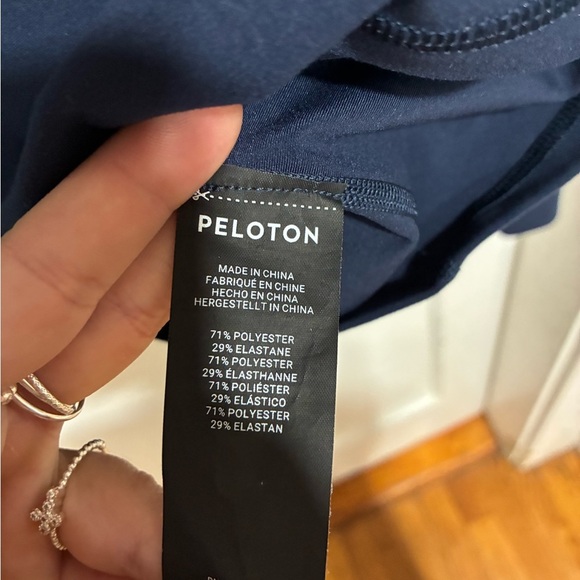 Peloton Women’s Dark Blue Activewear Top Size L - Picture 3 of 5